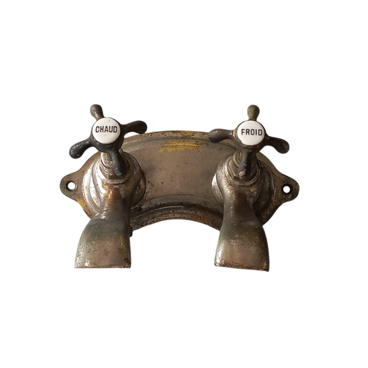 Robinetterie ancienne française eau chaude et eau froide à restaurer