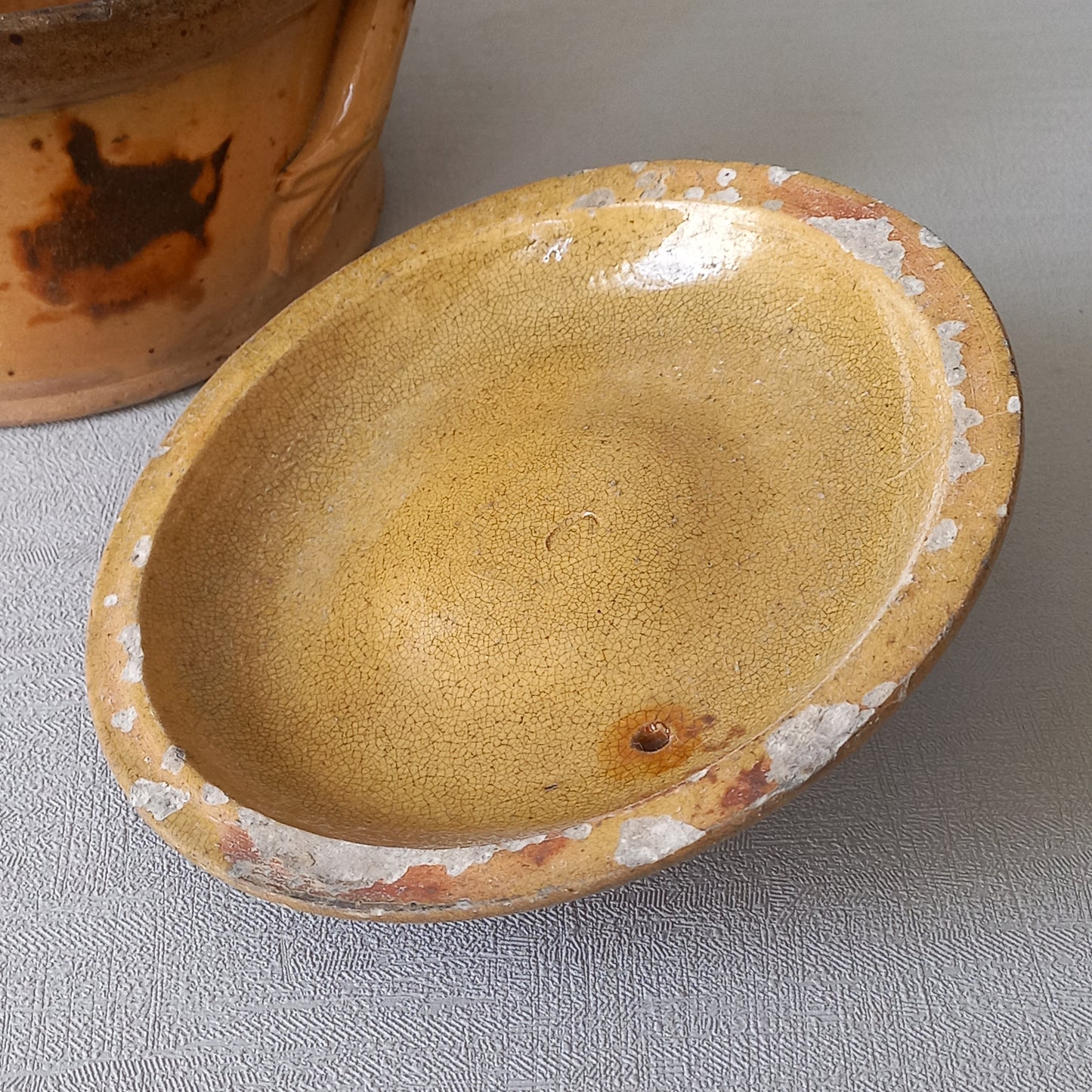 Cocotte ancienne de France, terrine en grès ocre