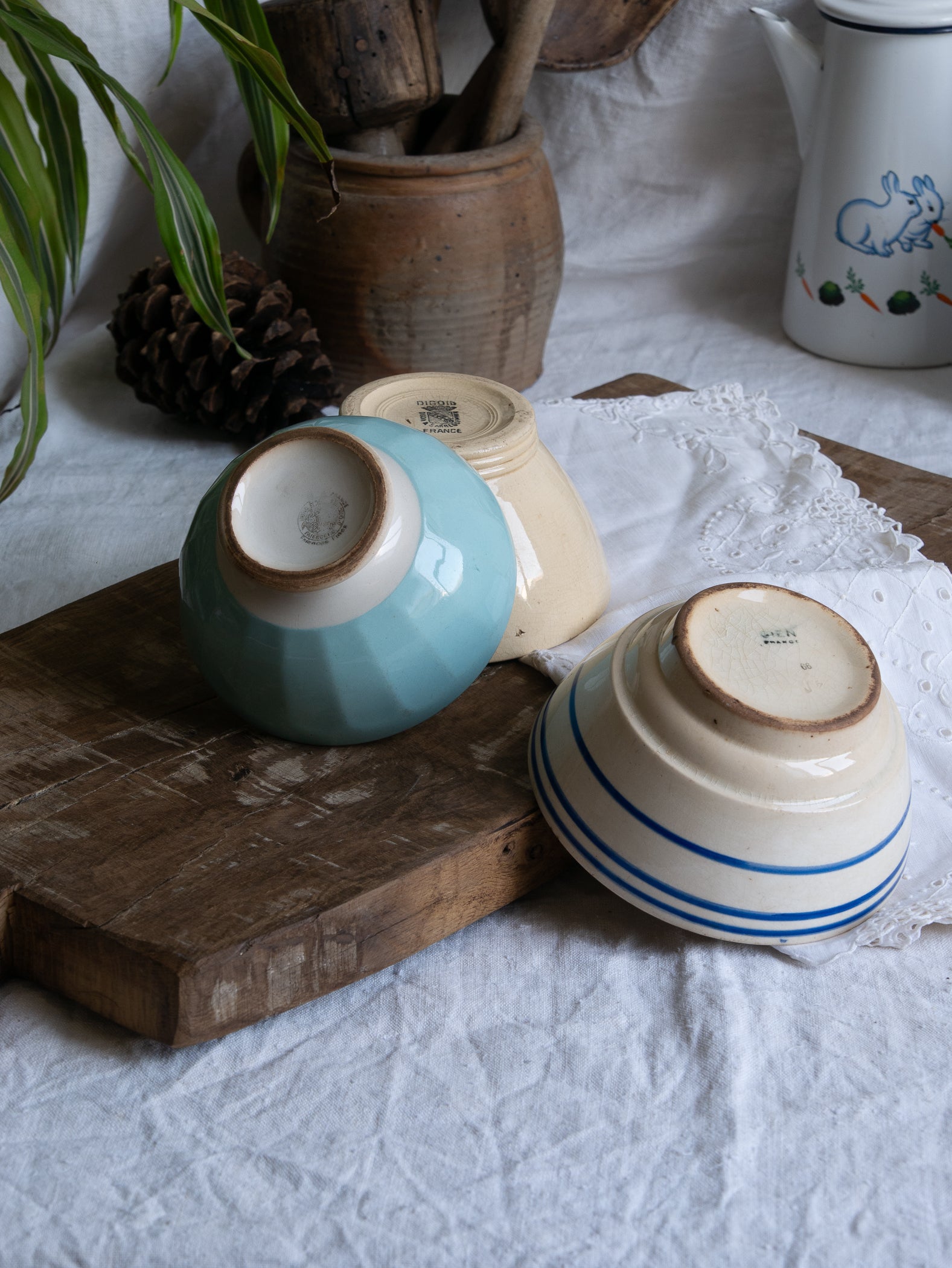 Three authentic French café-au-lait bowls in gently worn condition. Stack them for a slow weekend breakfast display, line them on an open shelf, or fill each with seasonal fruit for an easy pop of colour.