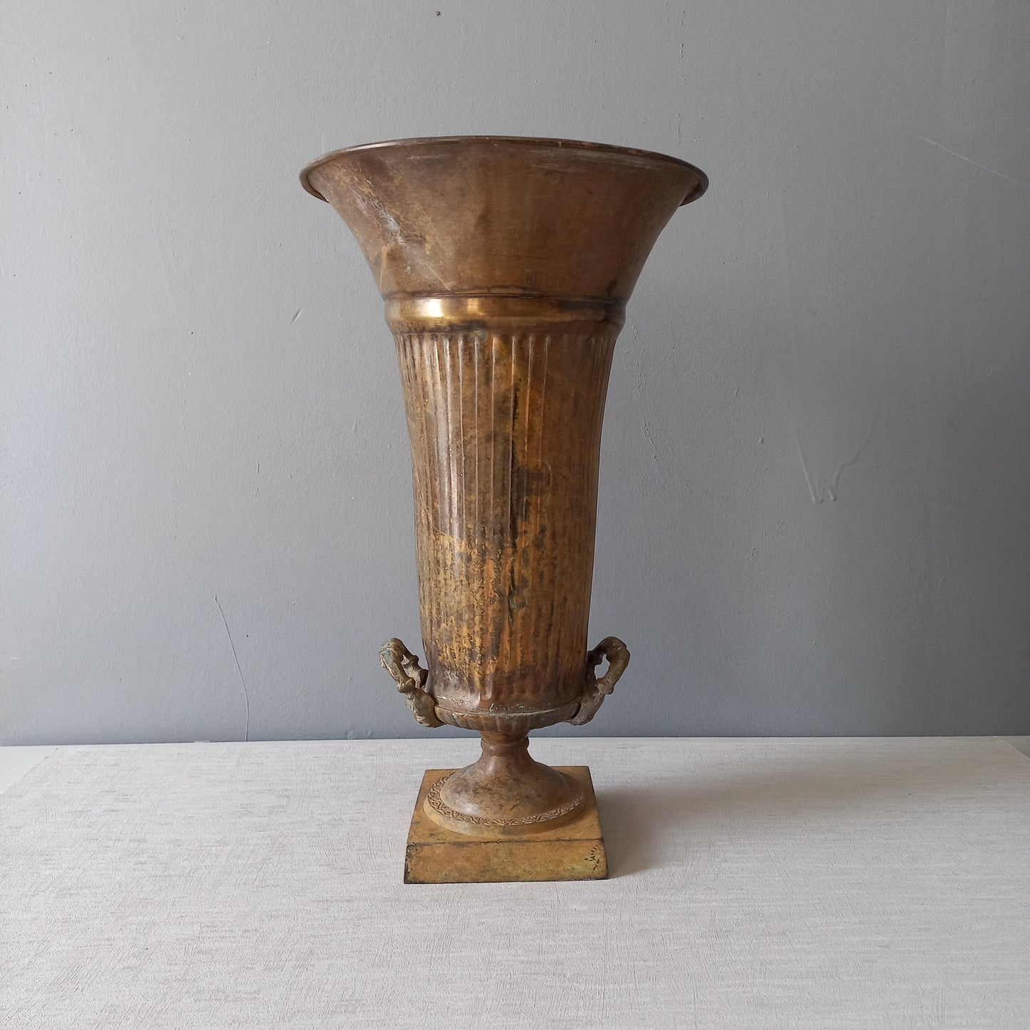 GRAND vase urne en métal art nouveau antique français, porte-parapluie décoratif