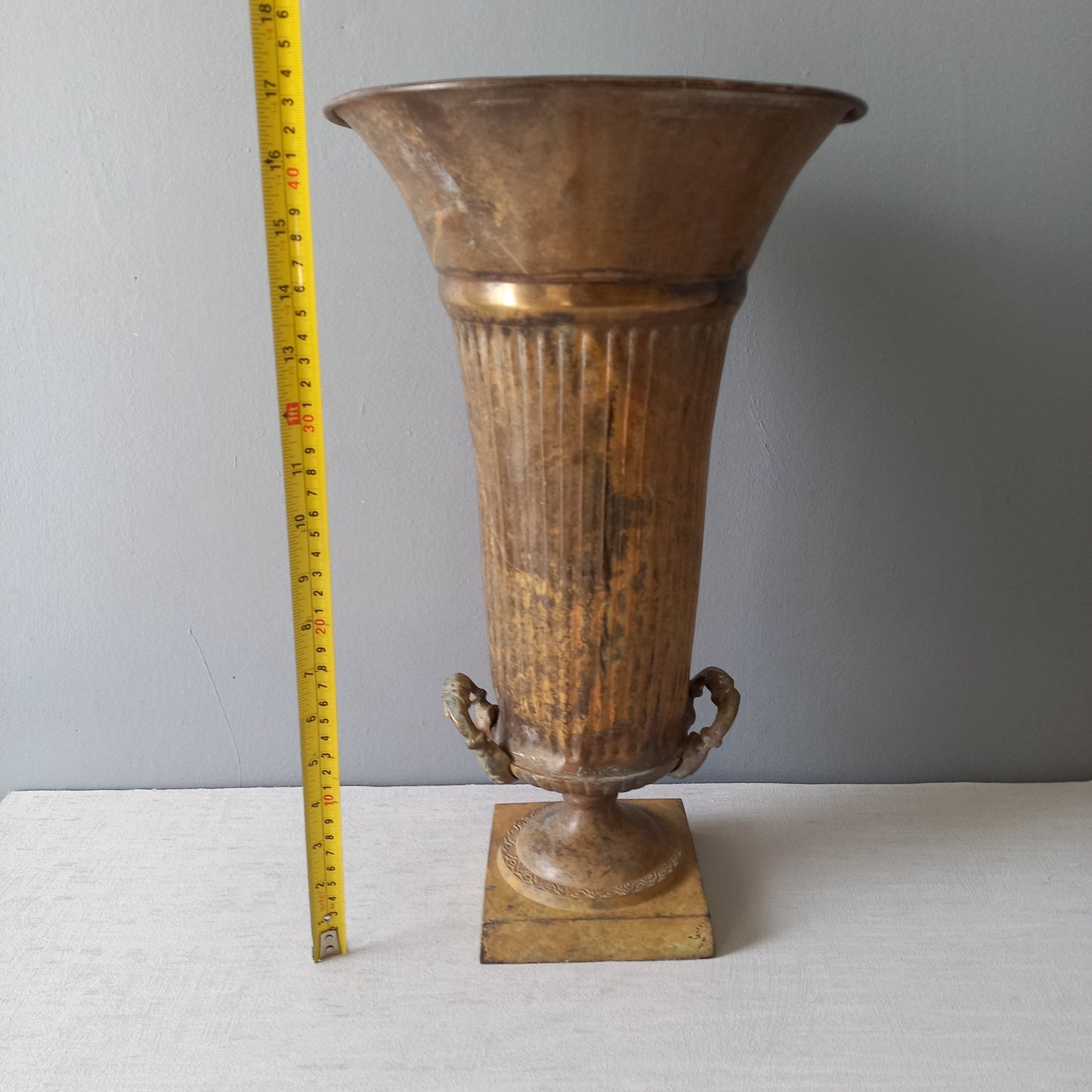 GRAND vase urne en métal art nouveau antique français, porte-parapluie décoratif