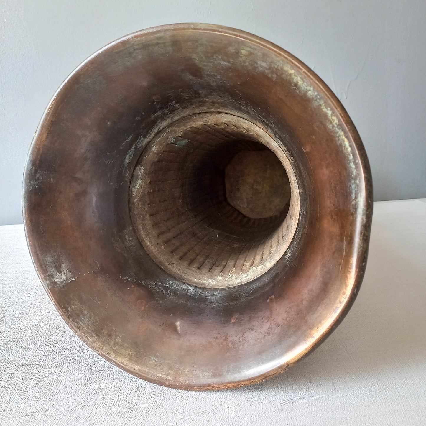 GRAND vase urne en métal art nouveau antique français, porte-parapluie décoratif