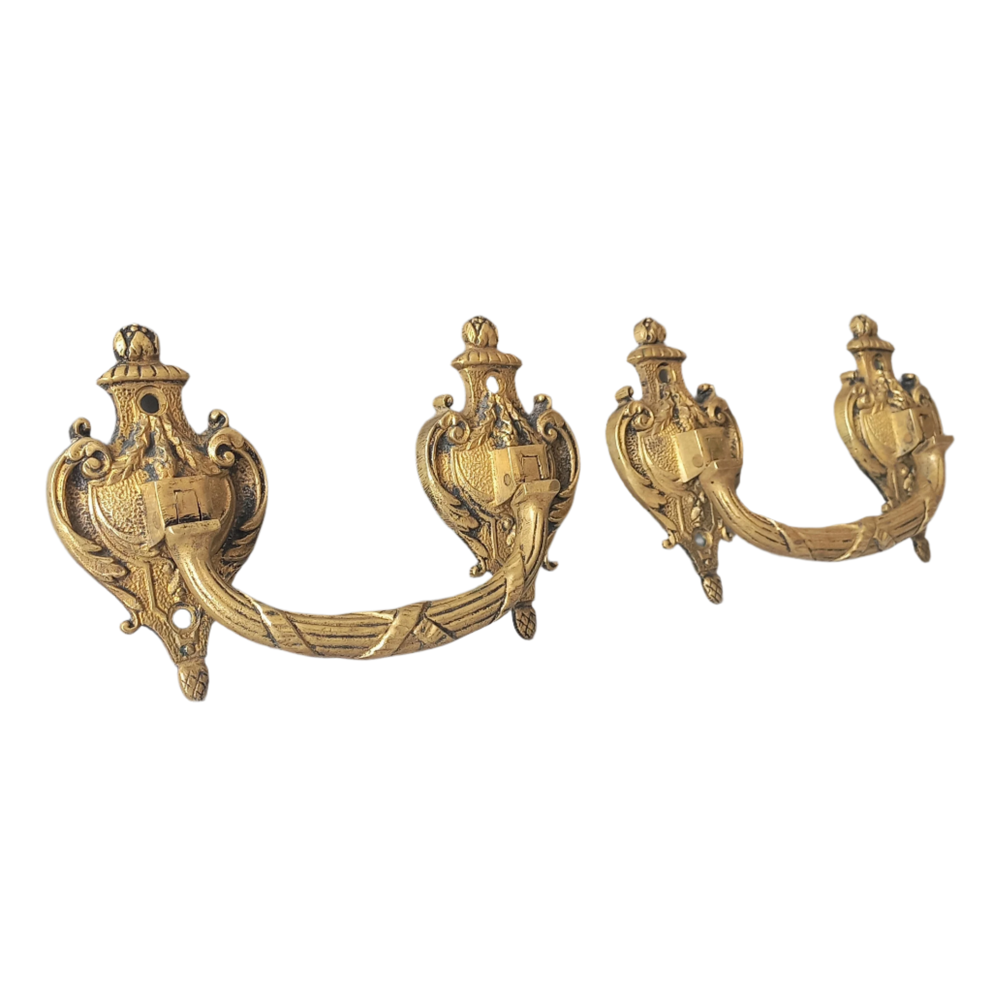 A pair of stunning French antique bronze drawer handles, elegant and decorative pieces to add the finishing touches to your drawers.
