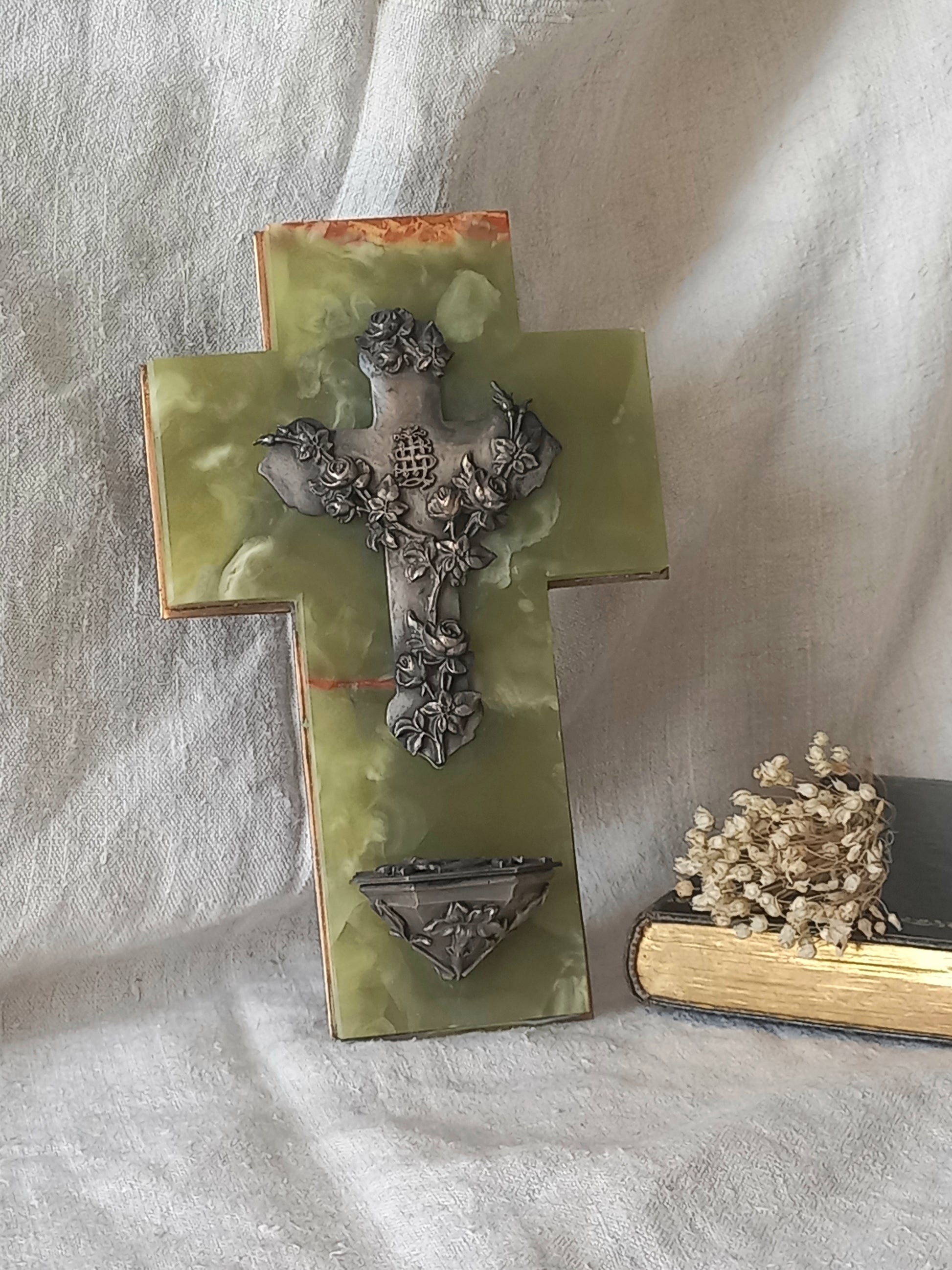 An absolutely beautiful French antique religious Holy water font, a highly decorative piece made from onyx with silver coloured Crucifix and water font with floral design in relief - to the rear is a brass plate with a hanging loop. These are getting much rarer to find these days, especially in this beautiful condition.