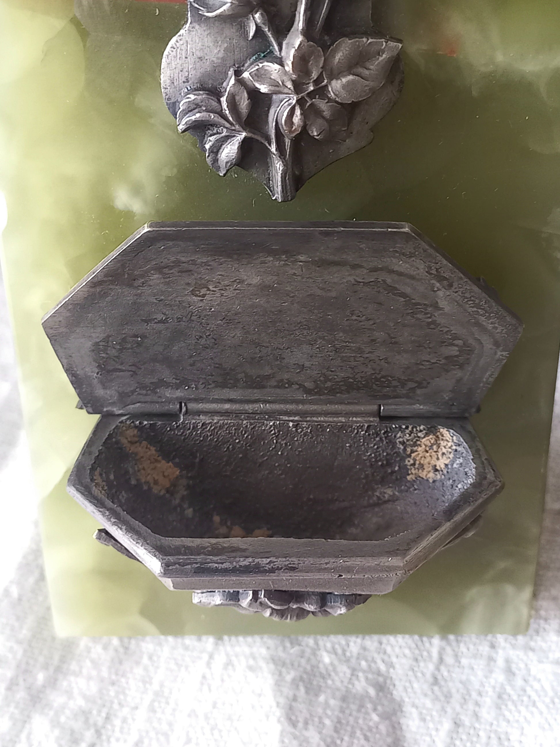 An absolutely beautiful French antique religious Holy water font, a highly decorative piece made from onyx with silver coloured Crucifix and water font with floral design in relief - to the rear is a brass plate with a hanging loop. These are getting much rarer to find these days, especially in this beautiful condition.
