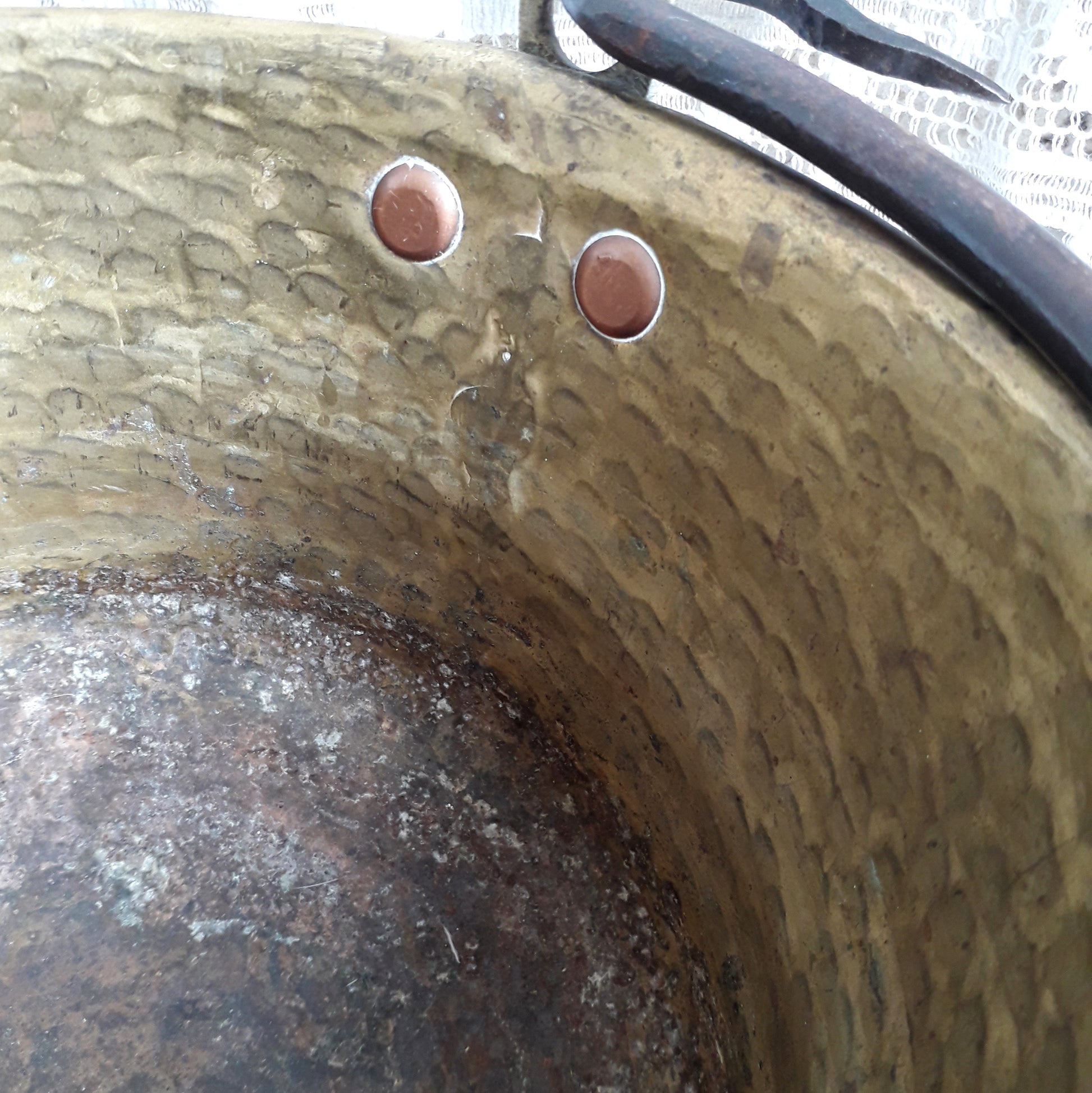 A wonderful little French vintage/antique brass hanging cauldron with an iron handle, a quality piece with substantial weight for its size. This delightful piece was hand-made, the joins beneath clearly visible,which makes it all the more charming. It will make a super piece of home decor or a hanging planter.