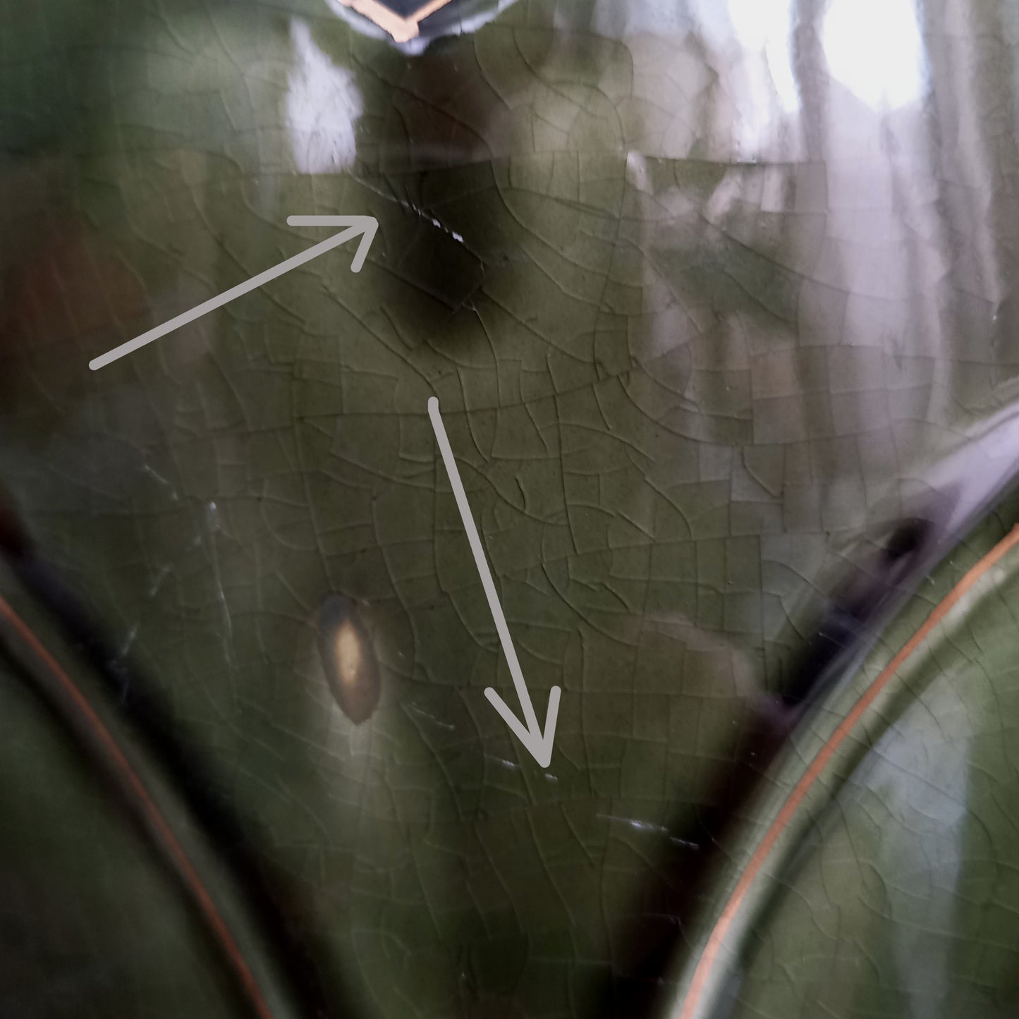 Jardinière décorative ancienne Art nouveau avec fleur d'iris par Gustave de Bruyn de Fives Lille