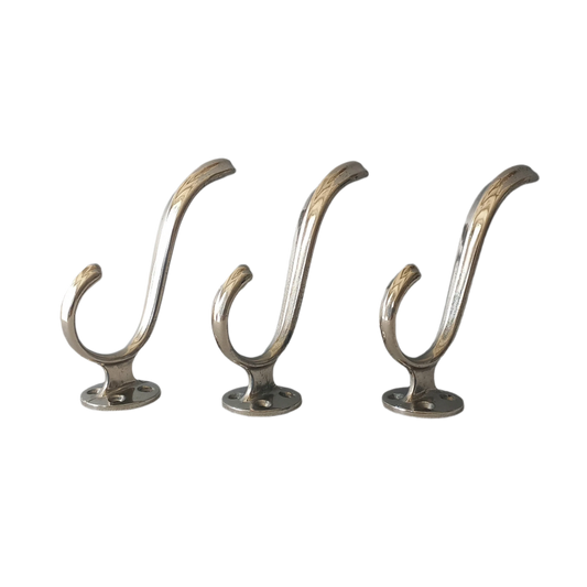 3 x French vintage silver coloured metal coat hooks in used sturdy used condition. Good for coat storage, dog leads, or maybe in the kitchen or bathroom for towels.
Circa. 1930s/1950s.