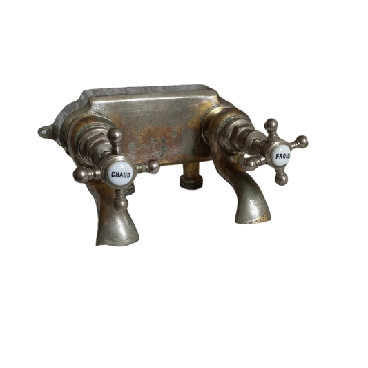Robinetterie ancienne française eau chaude et eau froide à restaurer