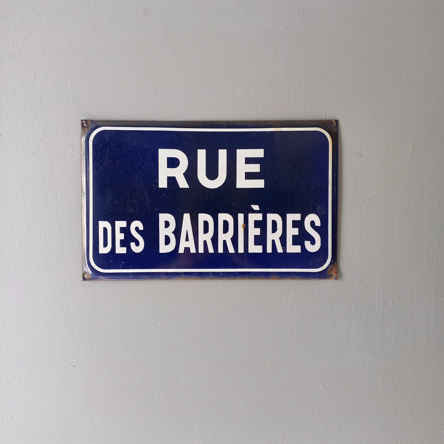 Panneau routier vintage français, plaque de rue en métal et émail bleu et blanc de France