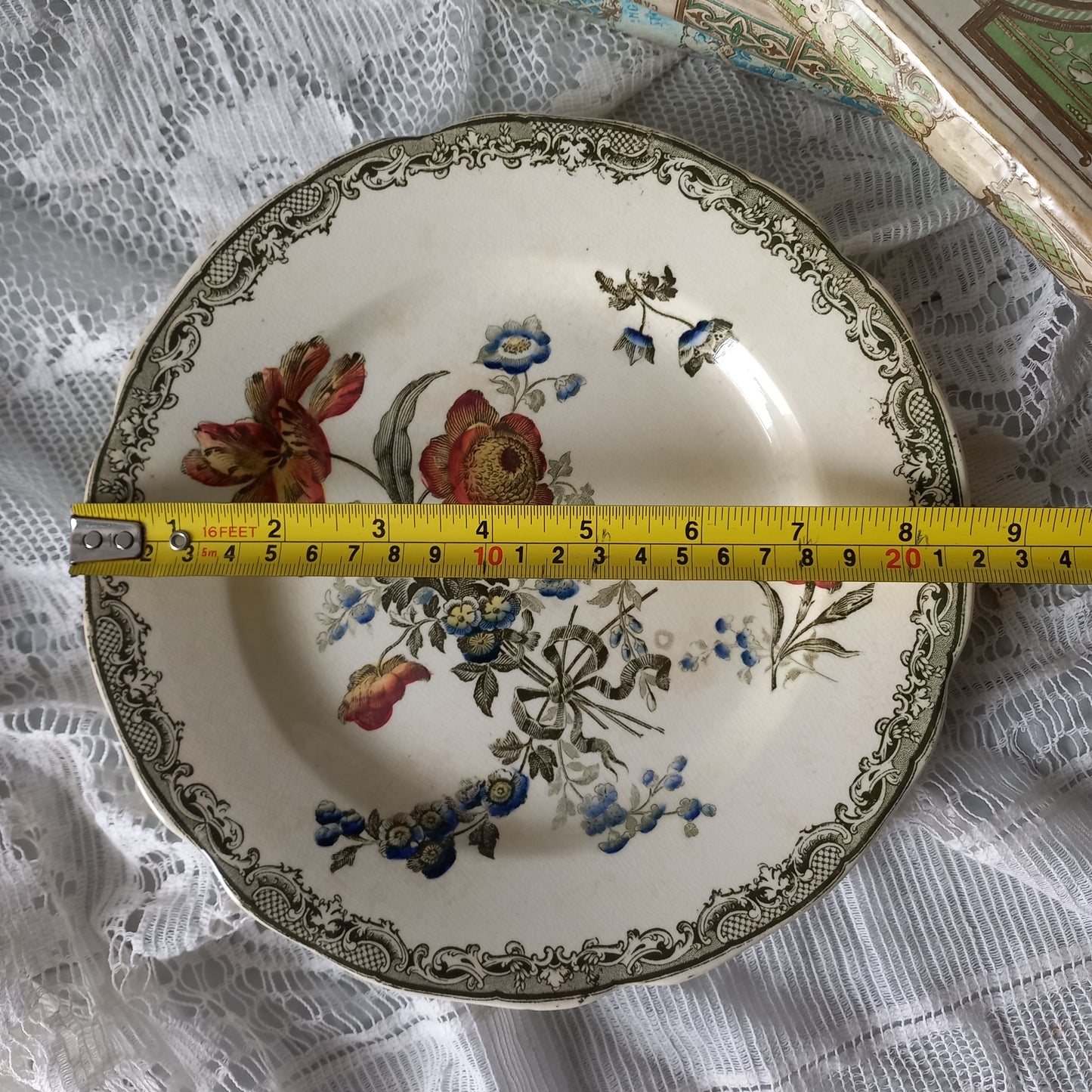 Assiette ancienne en pierre de fer de Sarreguemines en France, assiette décorative française