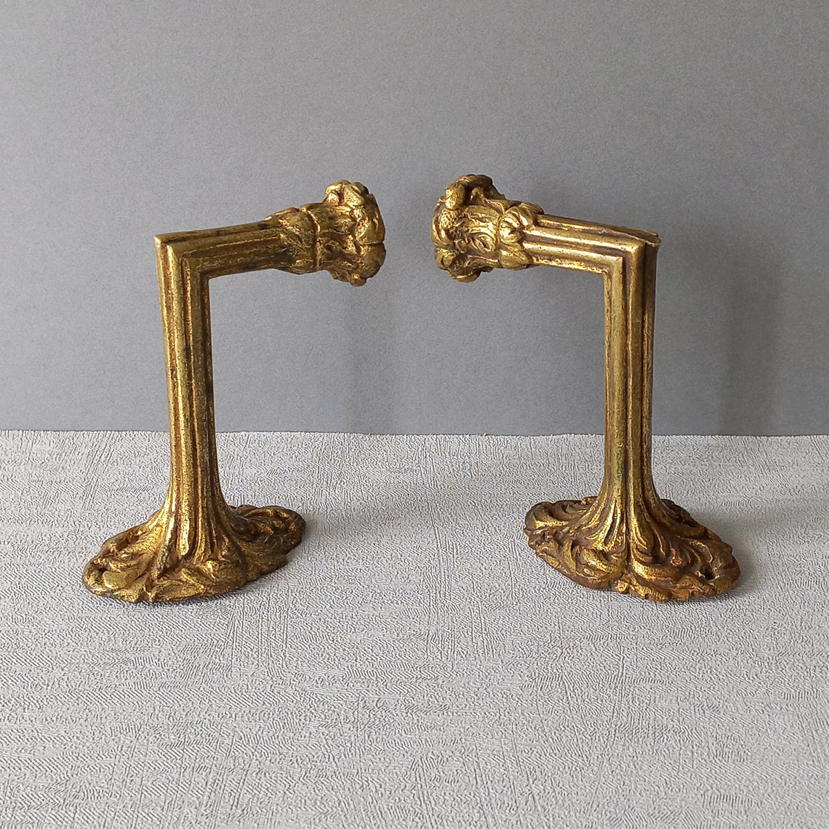 Embrasses à rideaux en laiton antique de France