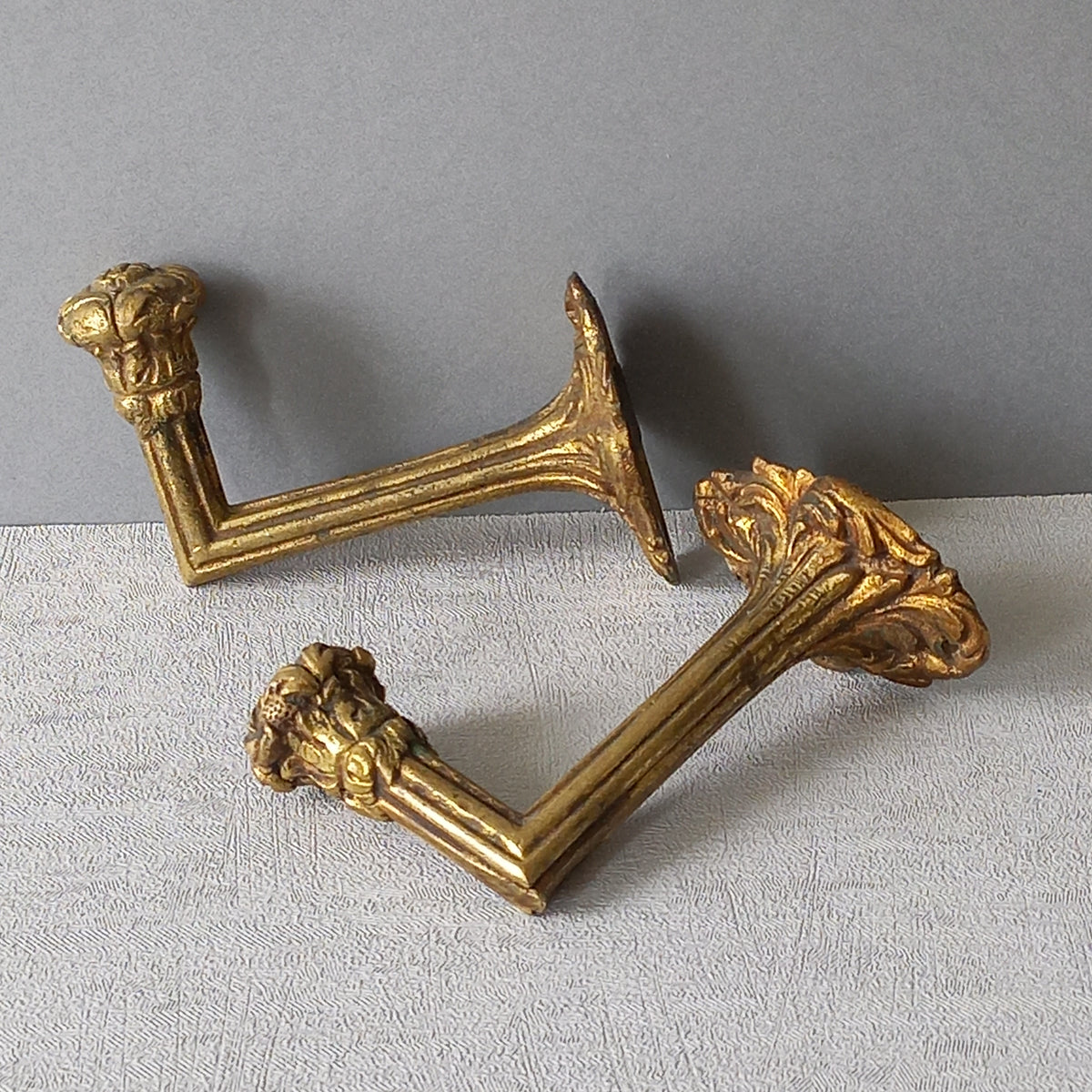 Embrasses à rideaux en laiton antique de France
