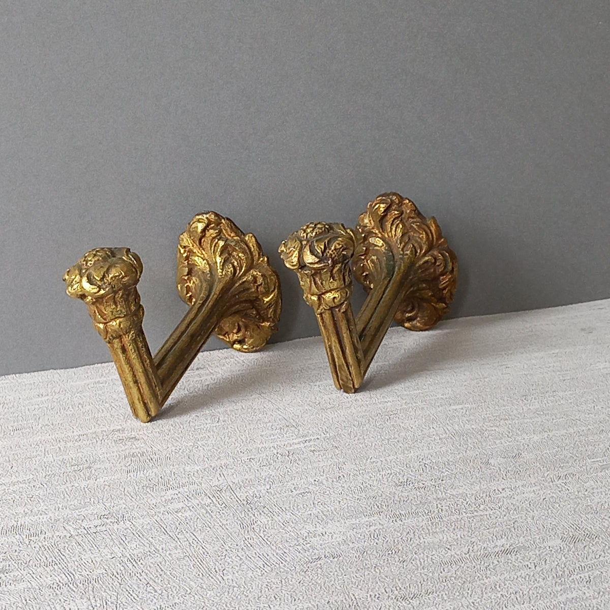 Embrasses à rideaux en laiton antique de France