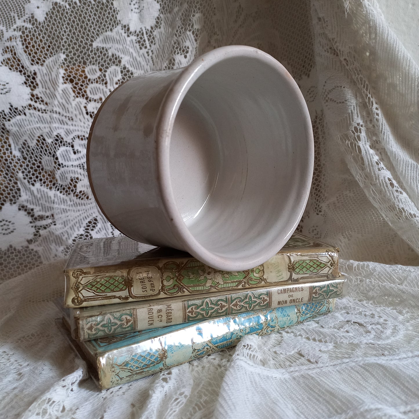 White glazed pottery crock pot, French antique utensil storage pot