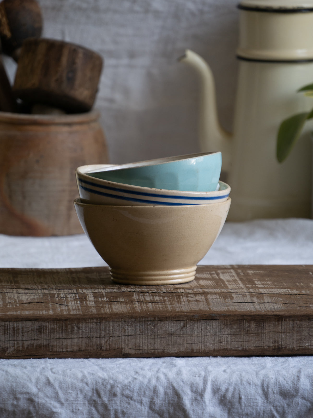 Three authentic French café-au-lait bowls in gently worn condition. Stack them for a slow weekend breakfast display, line them on an open shelf, or fill each with seasonal fruit for an easy pop of colour. 
