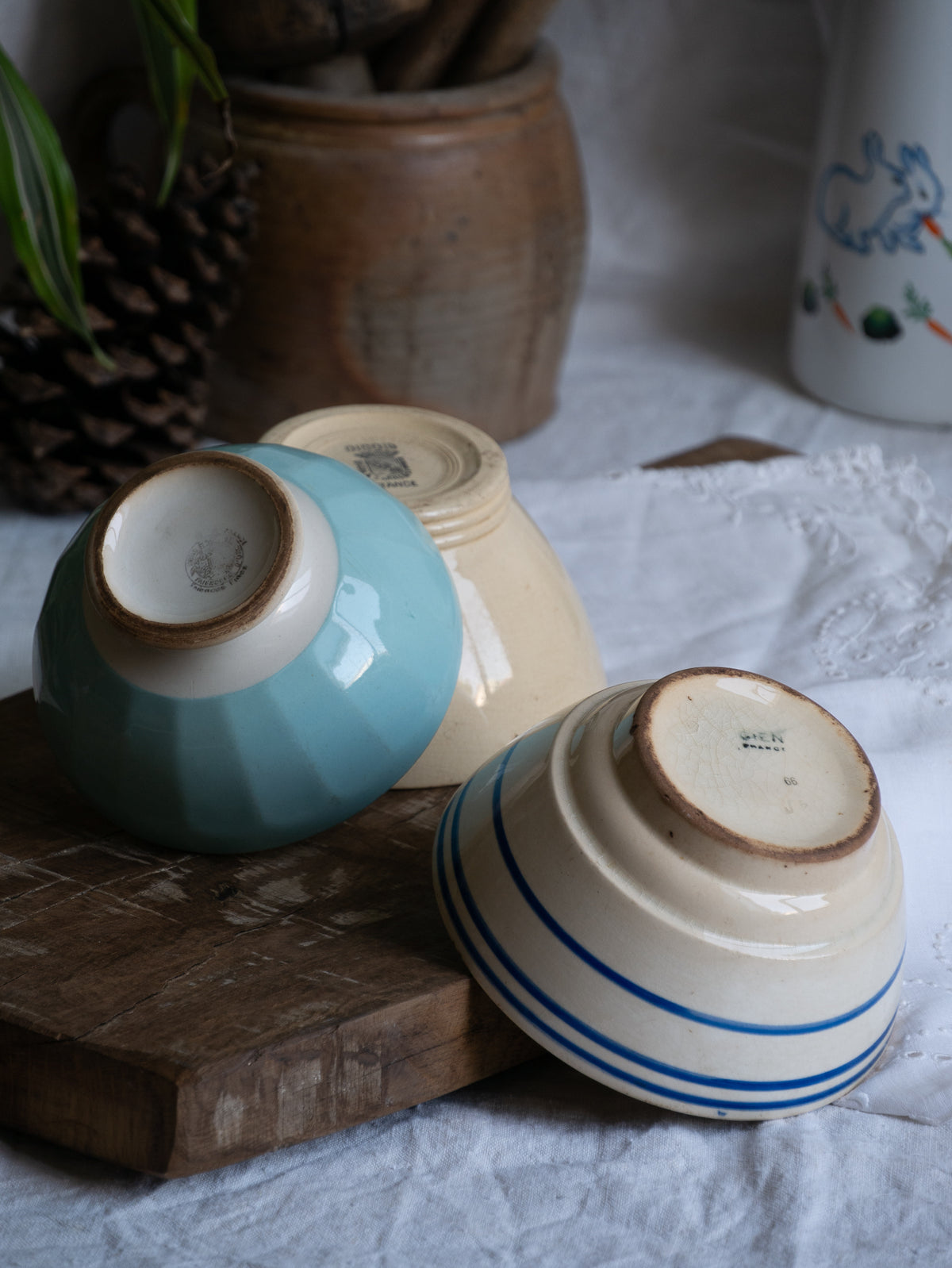 Three authentic French café-au-lait bowls in gently worn condition. Stack them for a slow weekend breakfast display, line them on an open shelf, or fill each with seasonal fruit for an easy pop of colour. 