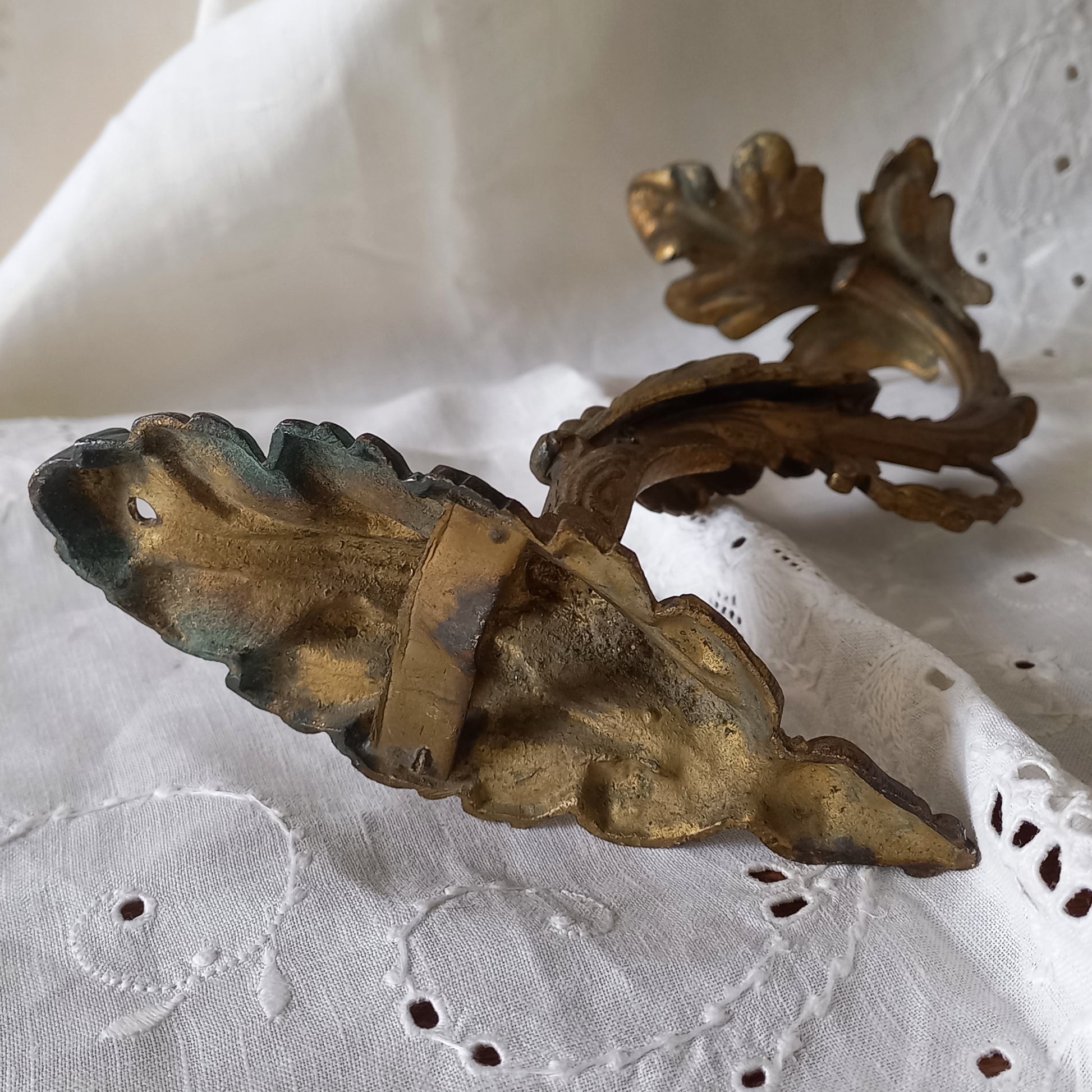 Decorative antique bronze curtain hold back