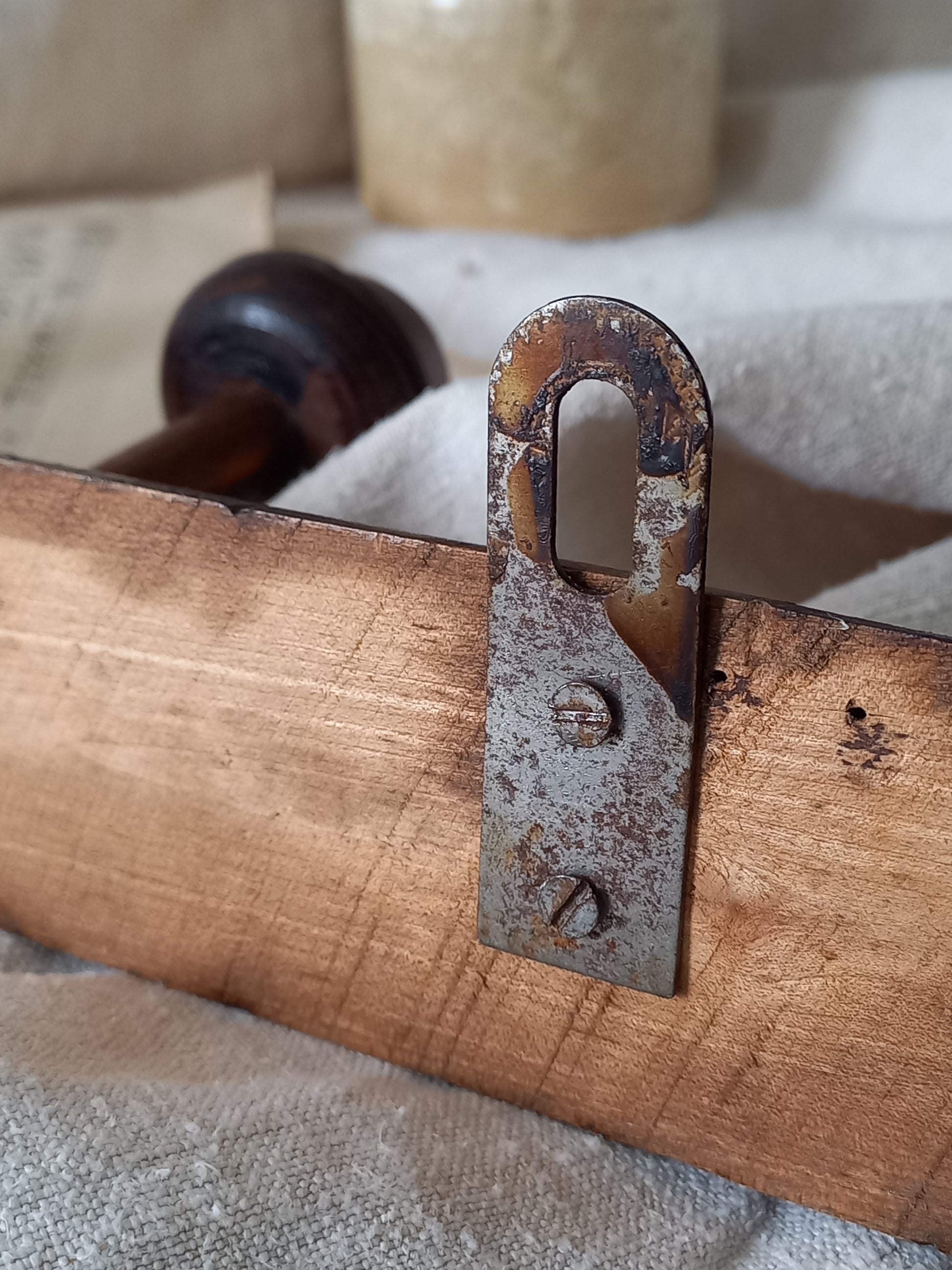 Rear hanging bracket on a French vintage faux bamboo wooden coat rack with 5 hanging hooks/pegs.