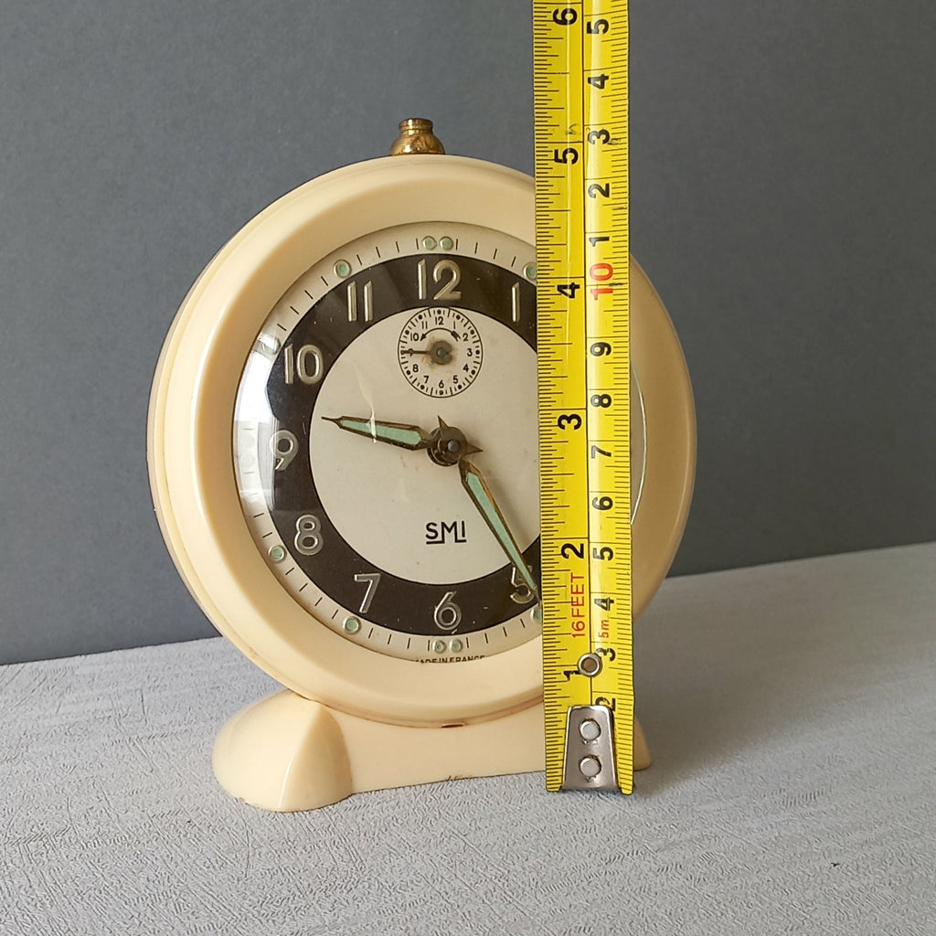 Réveil vintage crème français par SMI, horloge mécanique art déco