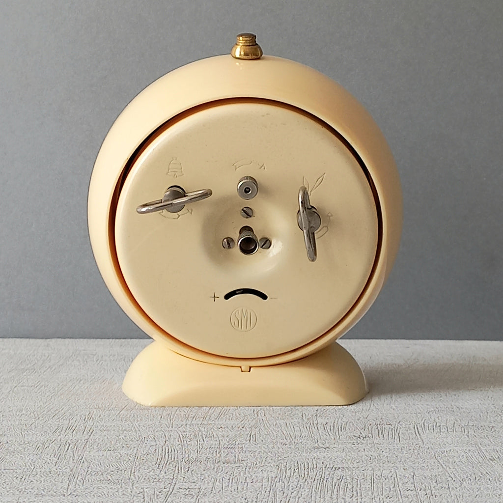 Réveil vintage crème français par SMI, horloge mécanique art déco