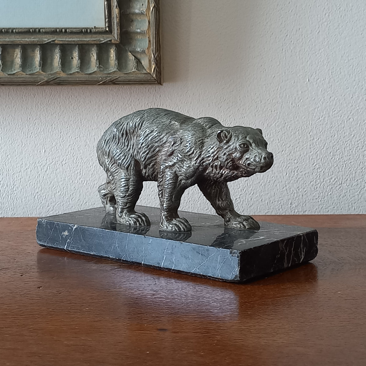 Original and stunning French art deco bear desk ornament with a detailed metal bear attached to a decorative marble base, a heavy piece which will look great on a desk, shelve, table on mantelpiece.