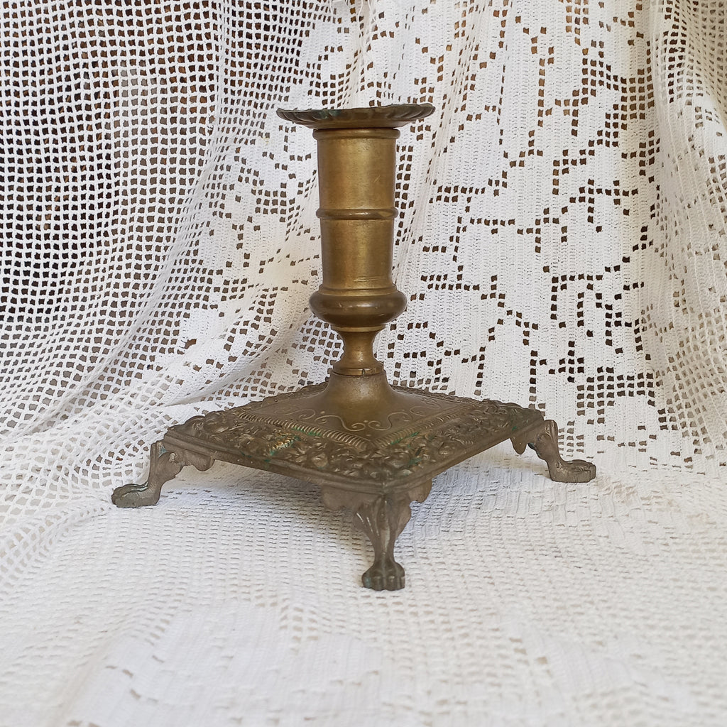 Petit bougeoir décoratif ancien avec quatre petits pieds