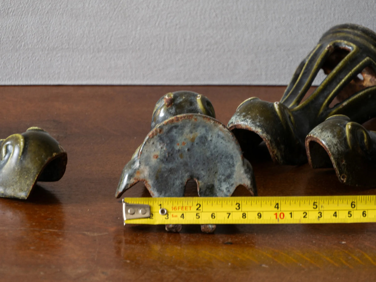 Pieds de meubles anciens en métal français, récupération architecturale