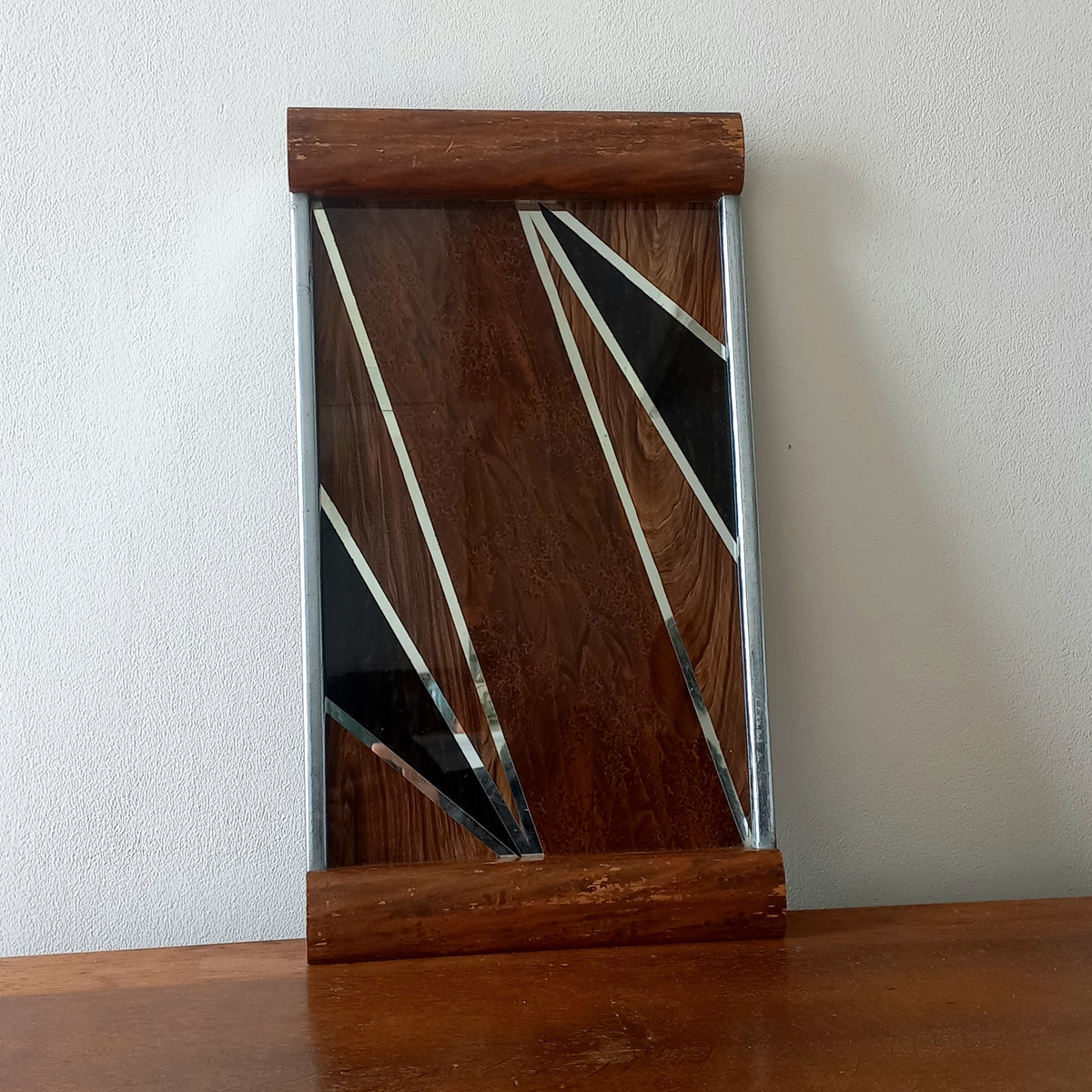 Plateau vintage français en bois et verre, objet décoratif de style milieu du siècle, vers 1950 