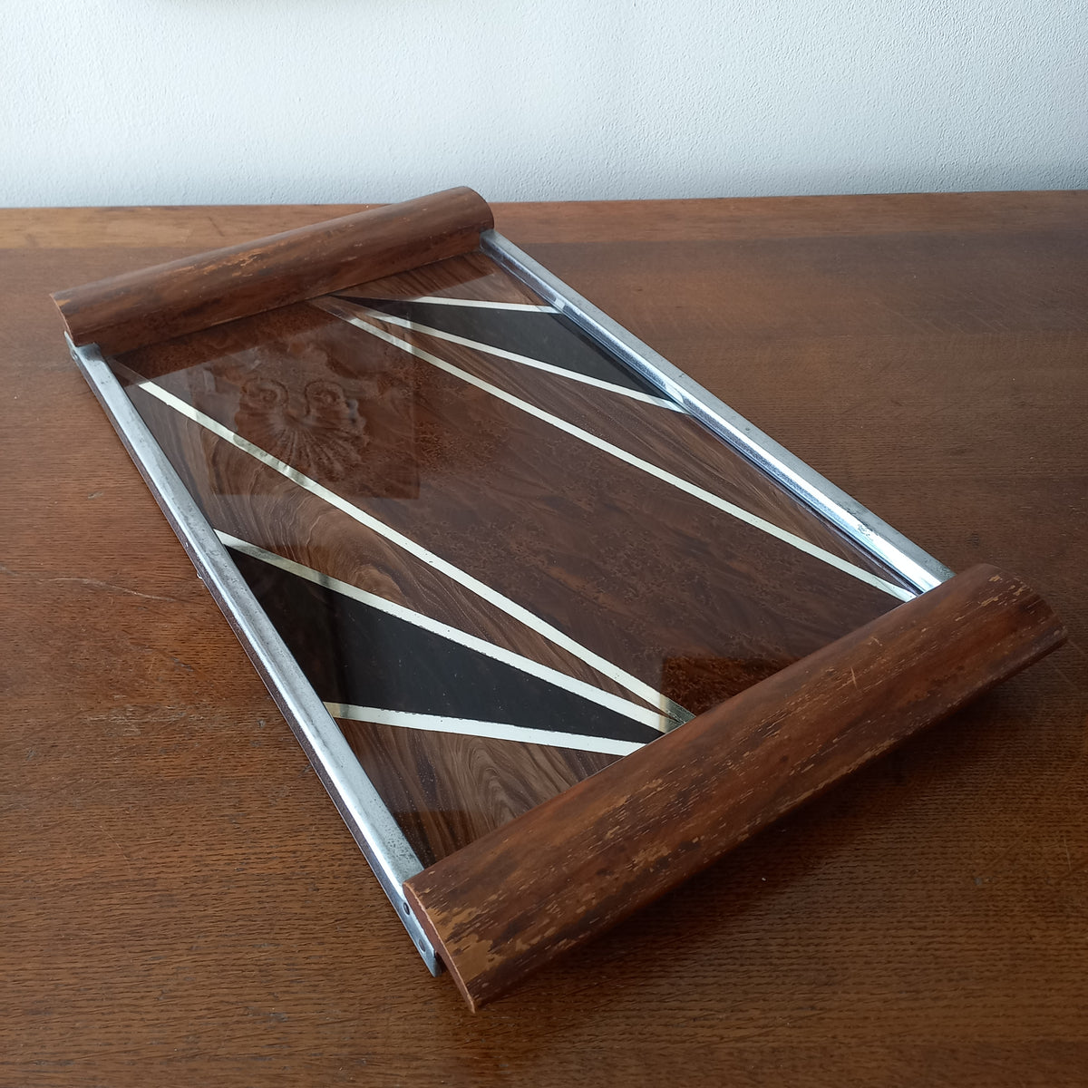 Plateau vintage français en bois et verre, objet décoratif de style milieu du siècle, vers 1950 