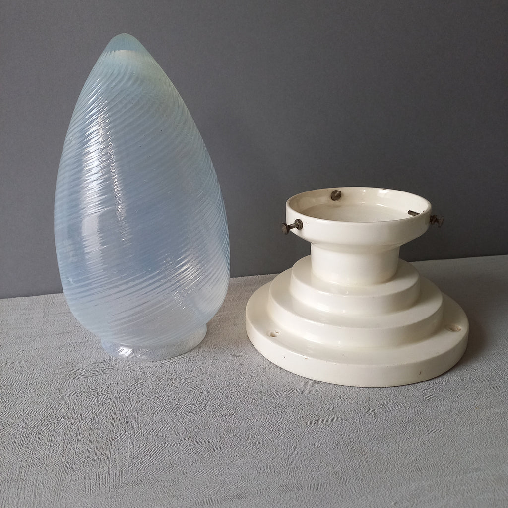 Abat-jour et support de lampe en verre opalin Art déco