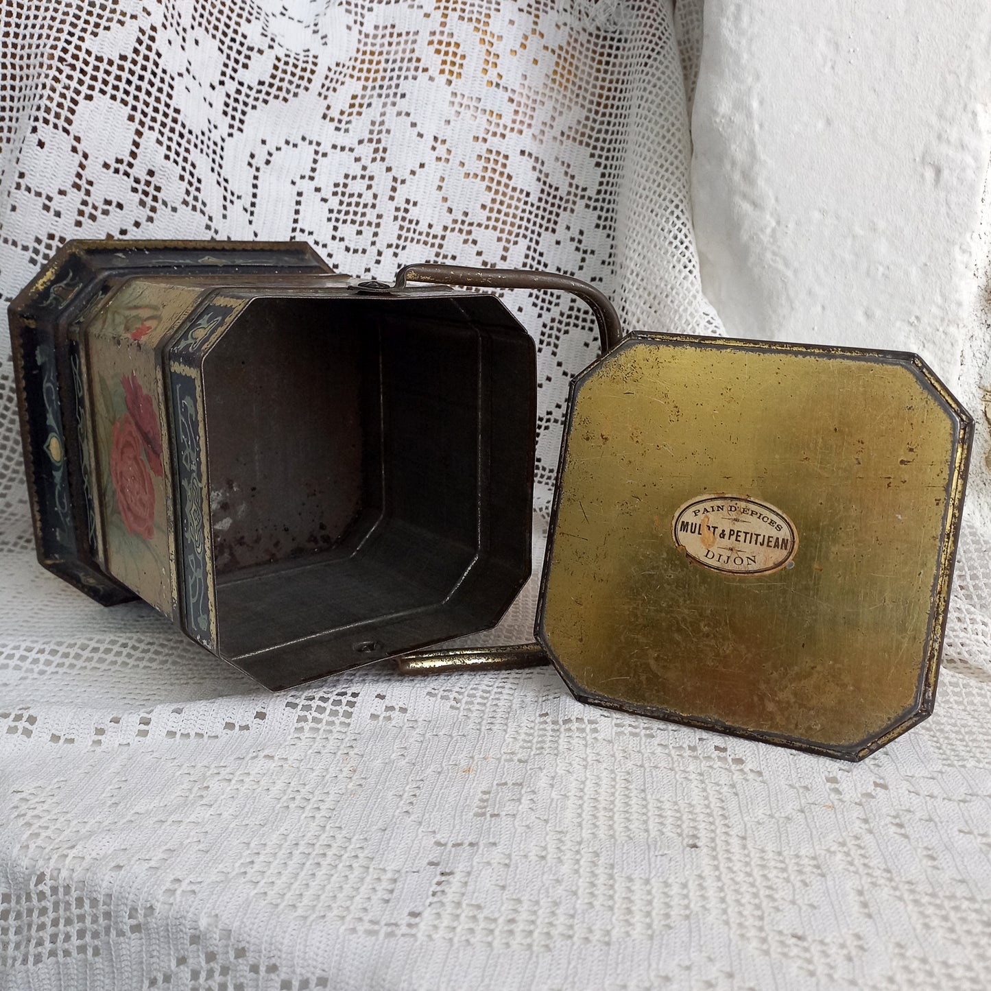 Decorative tin box with floral pattern, French gingerbread antique biscuit tin, collectible boxes, art nouveau storage box,