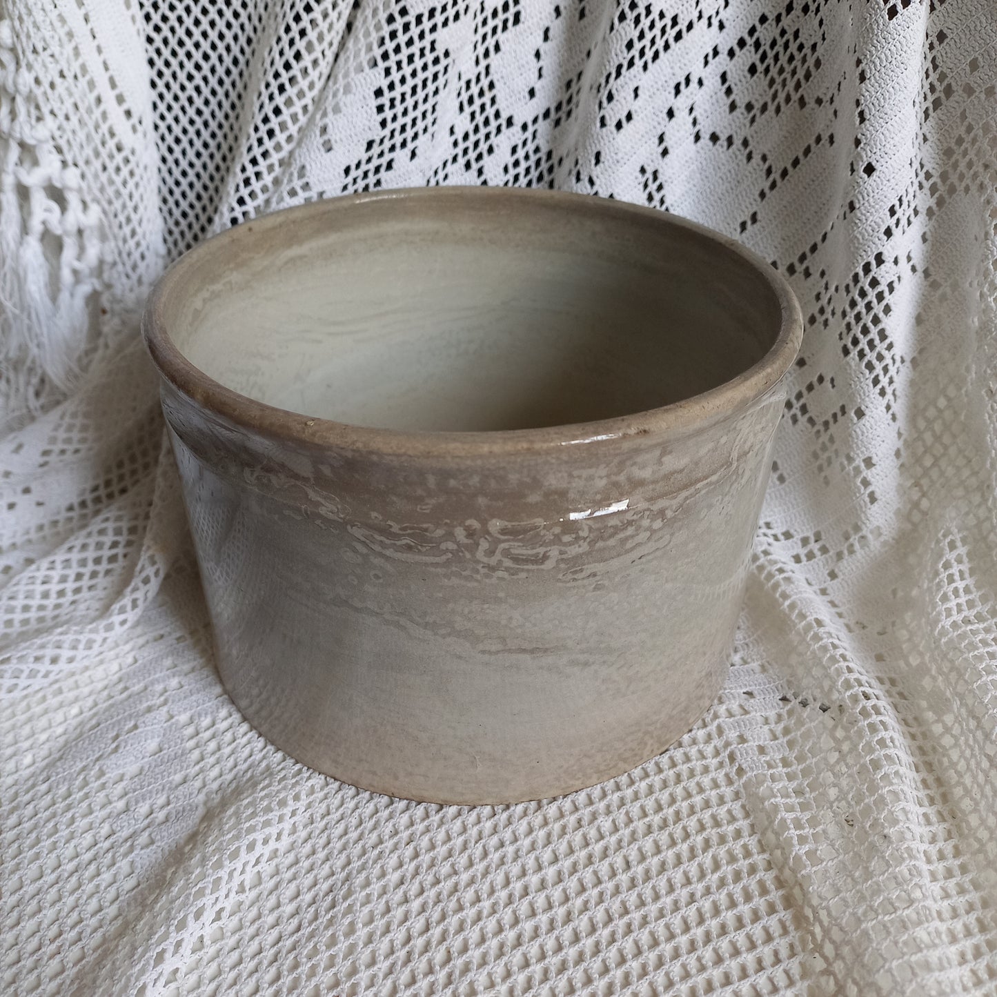 Pot à conserves ou marmite antique en terre cuite teintée au thé et fabriquée par Creil et Montereau