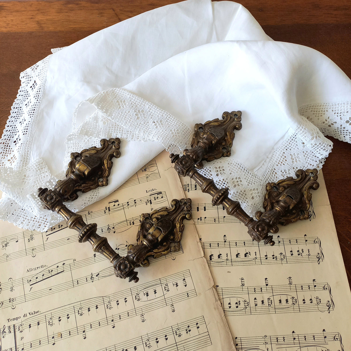 A beautiful pair of decorative French antique drawer pulls, heavy quality pieces that are not found these days. The perfect pieces for finishing off your furniture.