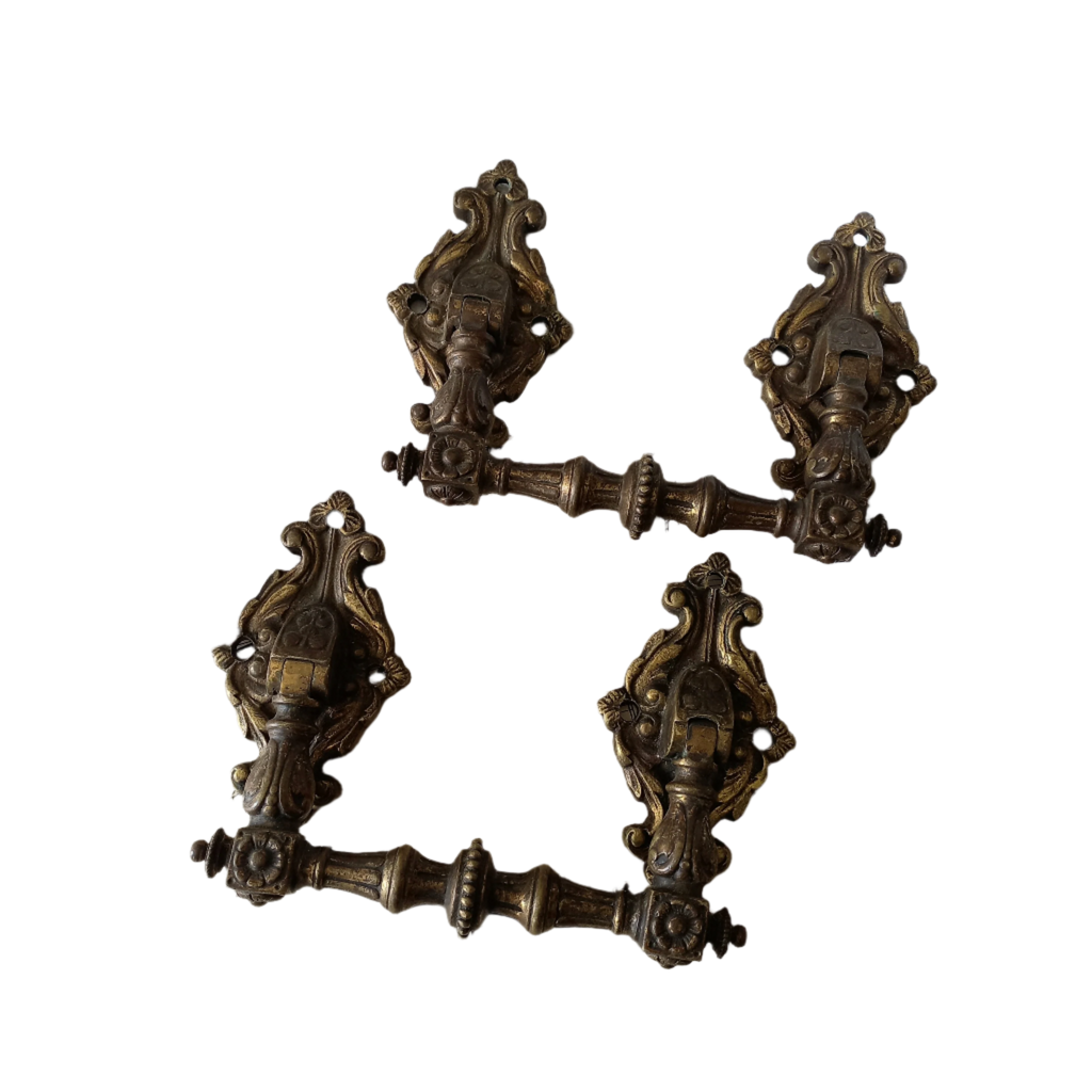 A beautiful pair of decorative French antique drawer pulls, heavy quality pieces that are not found these days. The perfect pieces for finishing off your furniture.
