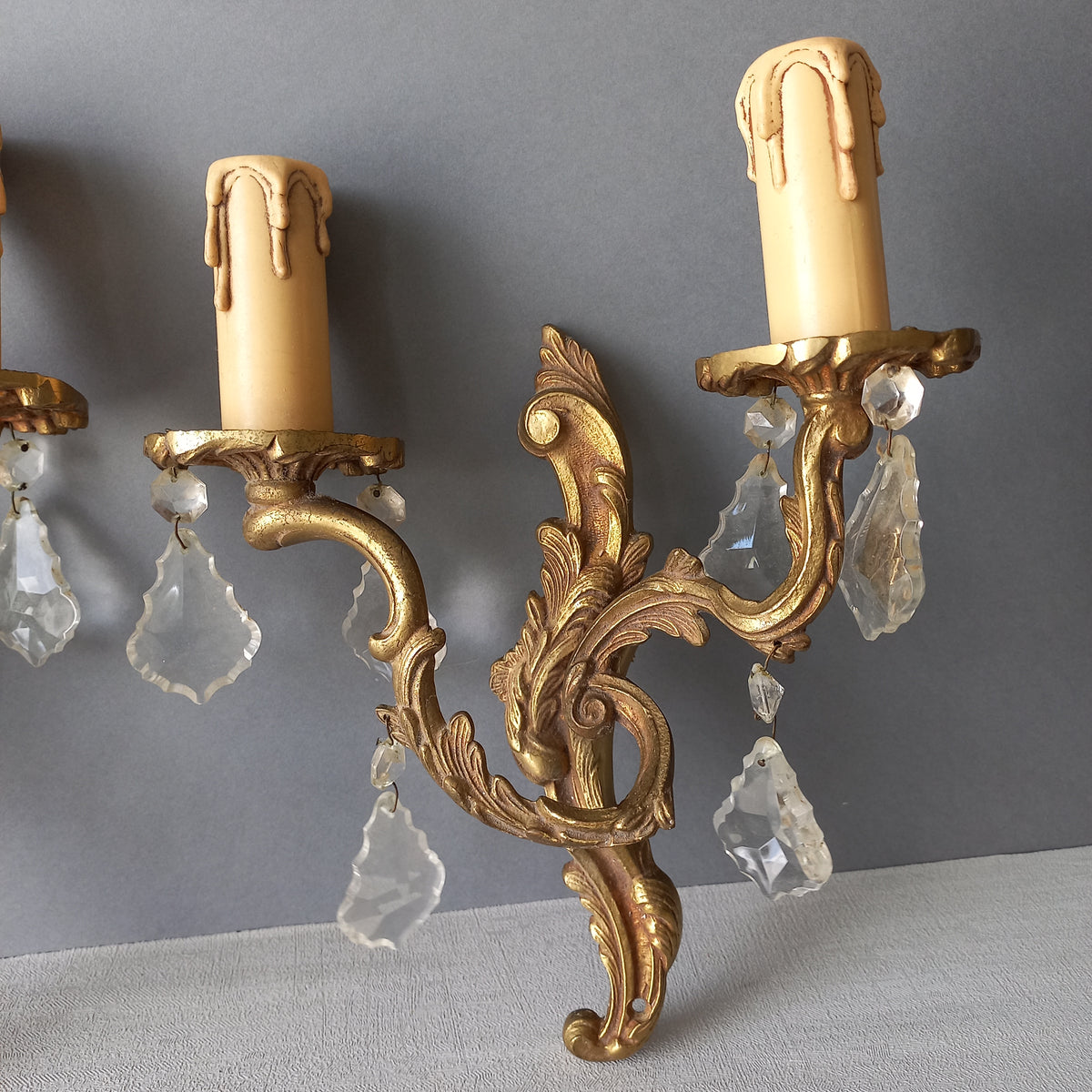 Appliques murales françaises en verre et cristal vintage