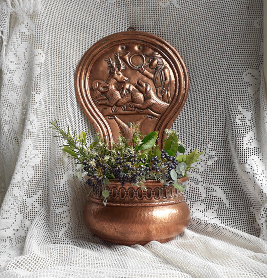 Grande jardinière murale en cuivre antique avec scène de chasse de France, décoration de maison de campagne