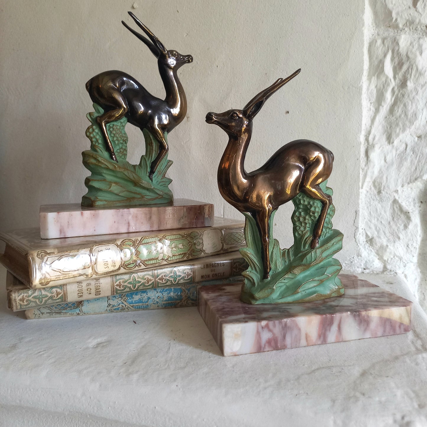 Serre-livres vintage avec figurines en métal de cerf, d'antilope, de gazelle de France, range-livres, étagère et décoration de bureau