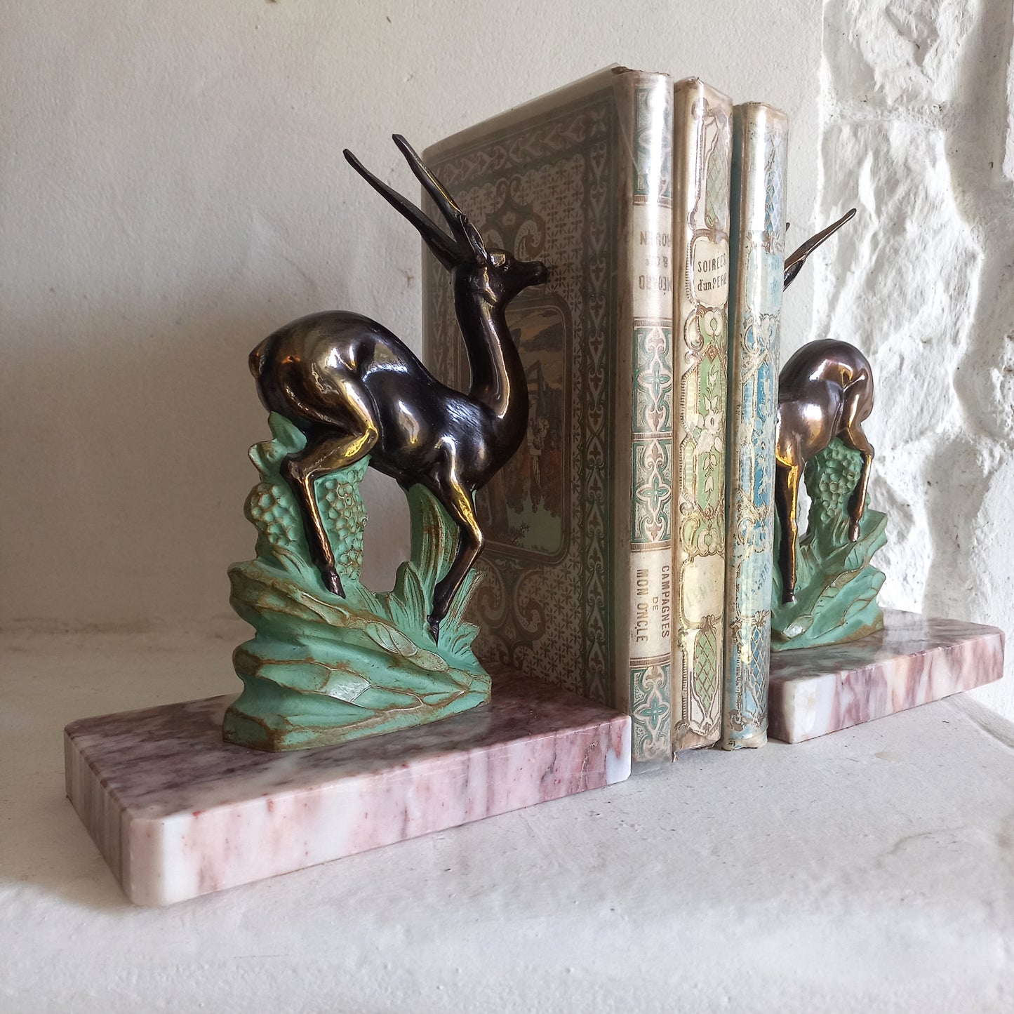 Serre-livres vintage avec figurines en métal de cerf, d'antilope, de gazelle de France, range-livres, étagère et décoration de bureau