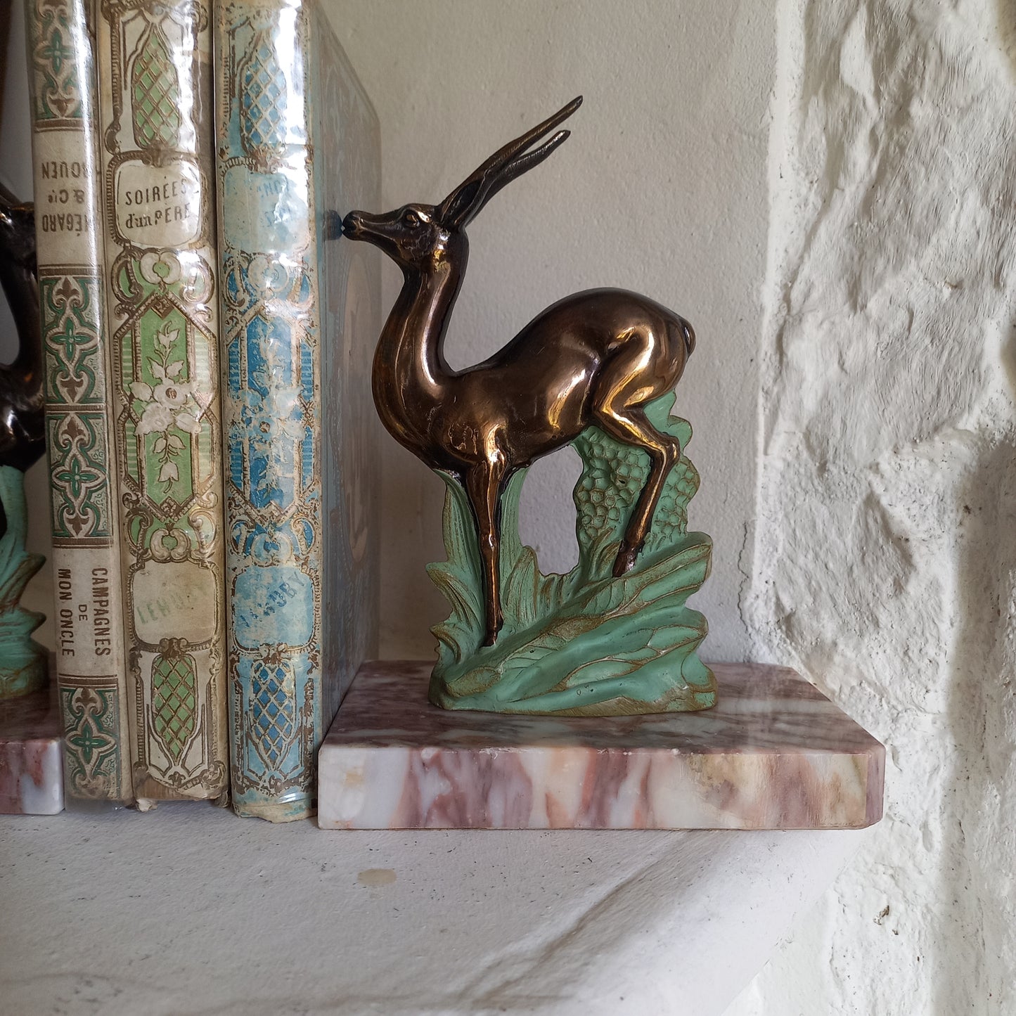 Serre-livres vintage avec figurines en métal de cerf, d'antilope, de gazelle de France, range-livres, étagère et décoration de bureau