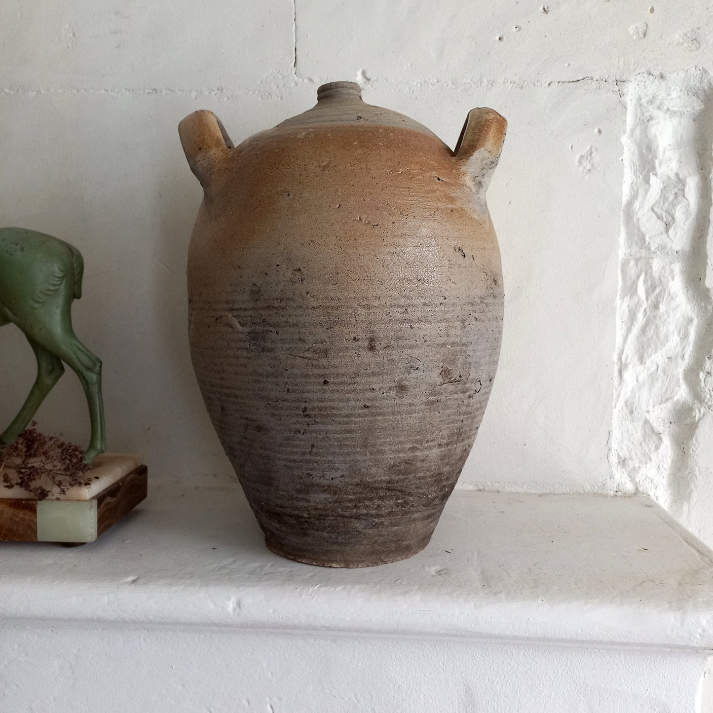 Grand pot à huile ou à eau en poterie vintage française, pot à huile en grès fait à la main, décoration de ferme rustique