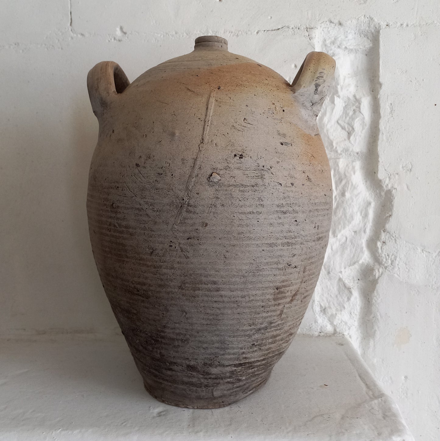 Grand pot à huile ou à eau en poterie vintage française, pot à huile en grès fait à la main, décoration de ferme rustique