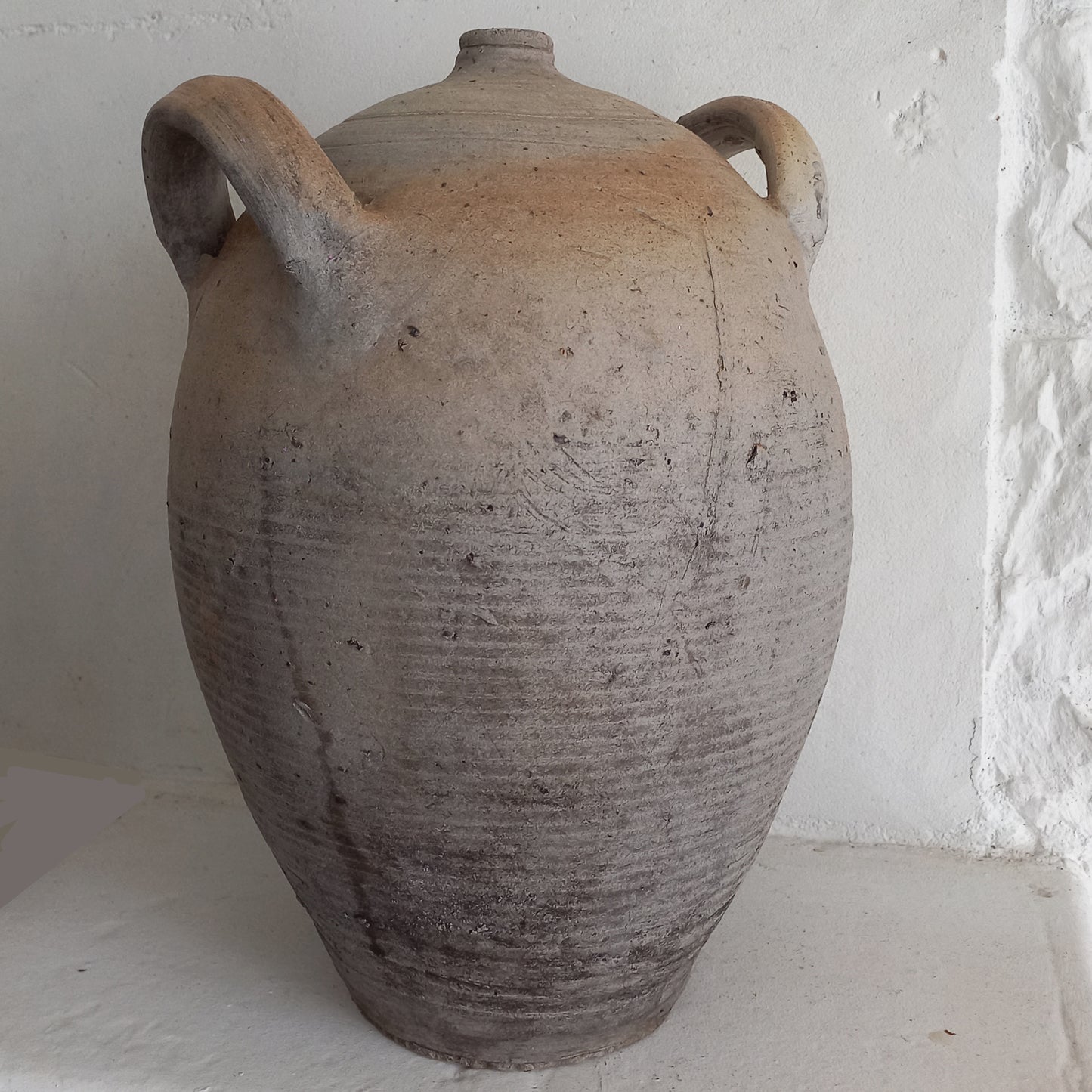 Grand pot à huile ou à eau en poterie vintage française, pot à huile en grès fait à la main, décoration de ferme rustique